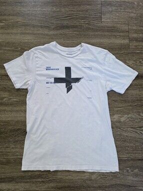 TAVIK Modern Beach Graphic Tee – Size M 🤍